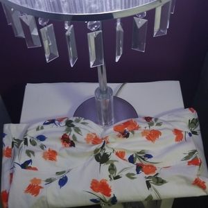 Torrid White Floral Knot Front Foxy Tube Top